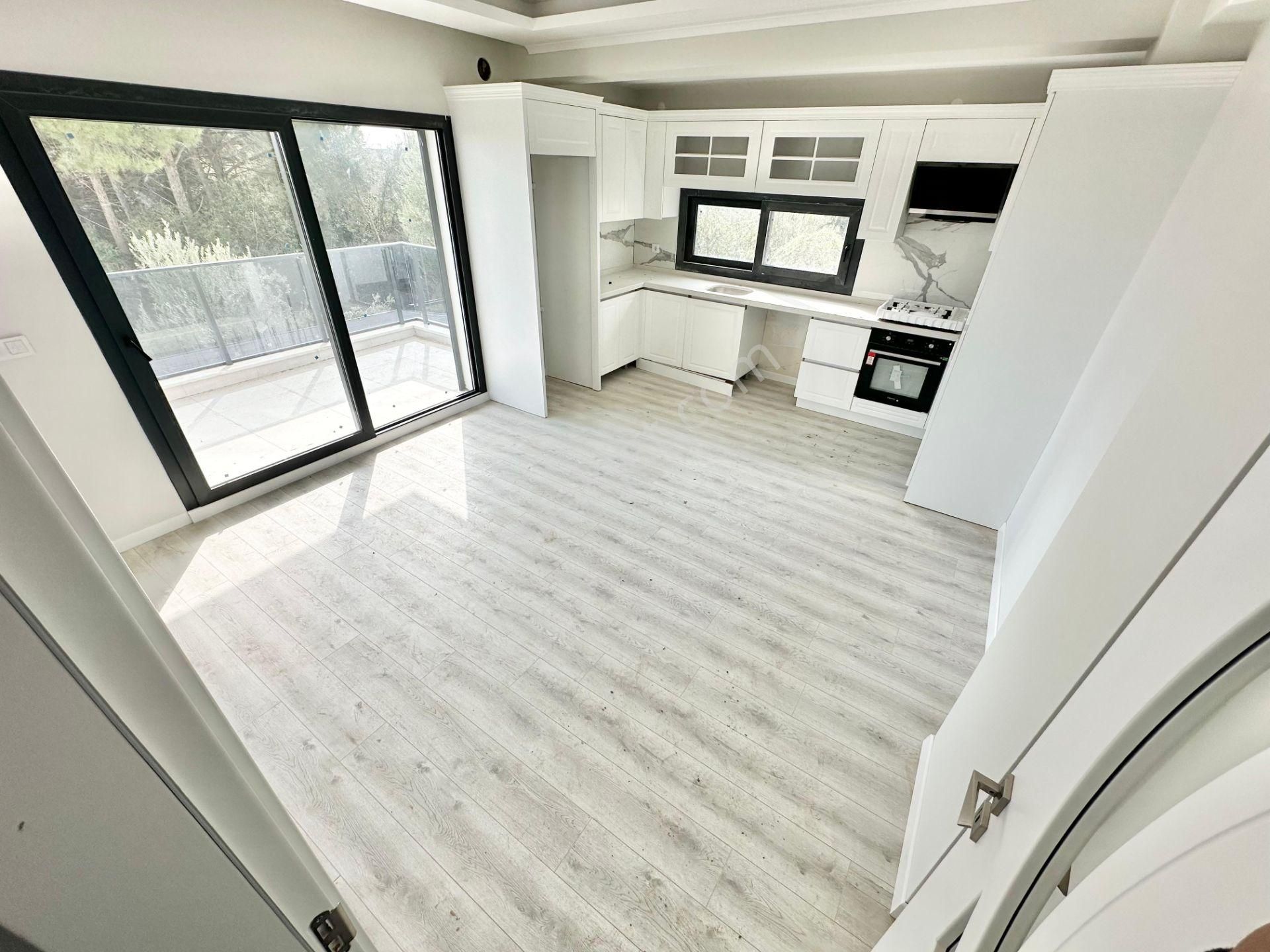 ꧁ay Emlaktan꧂küçükkuyu Mıhlı'da Butik Sitede Denize 300 M Deniz Gören Balkonlu Satılık 2+1 Daire - Görsel 6