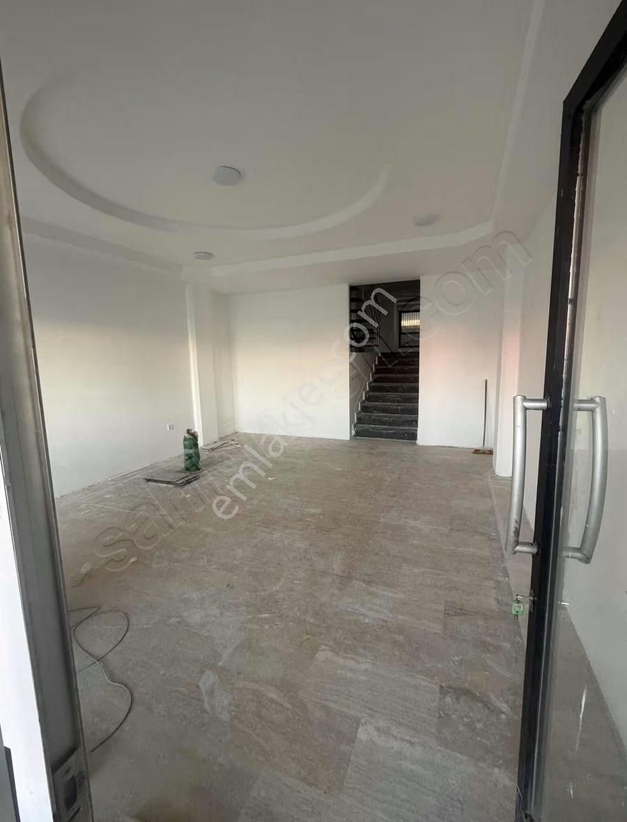 Tabela Değeri Yüksek Yeşillik Caddesinde Kiralık Dükkan - Görsel 2
