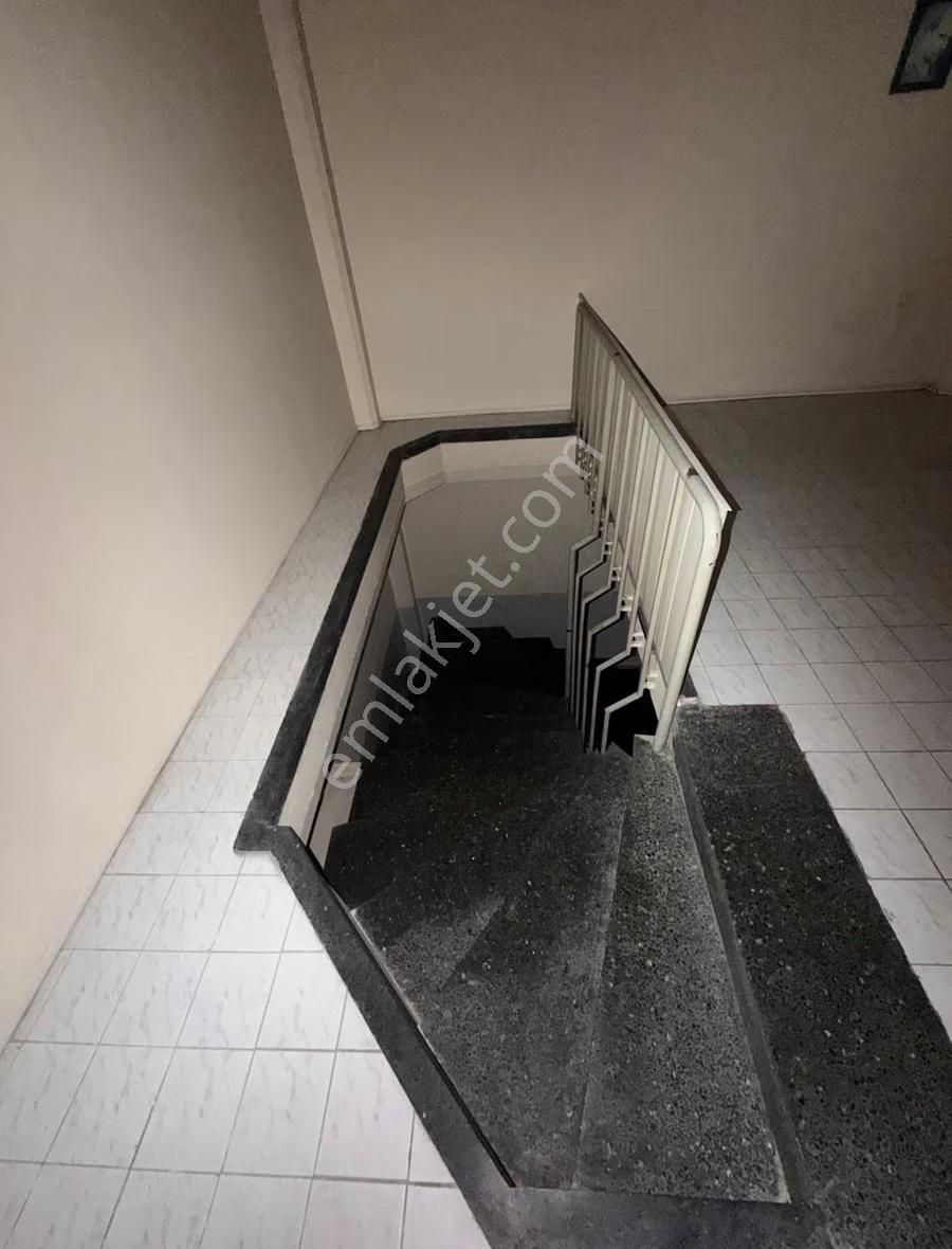 Karabağlar Belediyesinin Yadında Kiralık Dükkan - Görsel 11