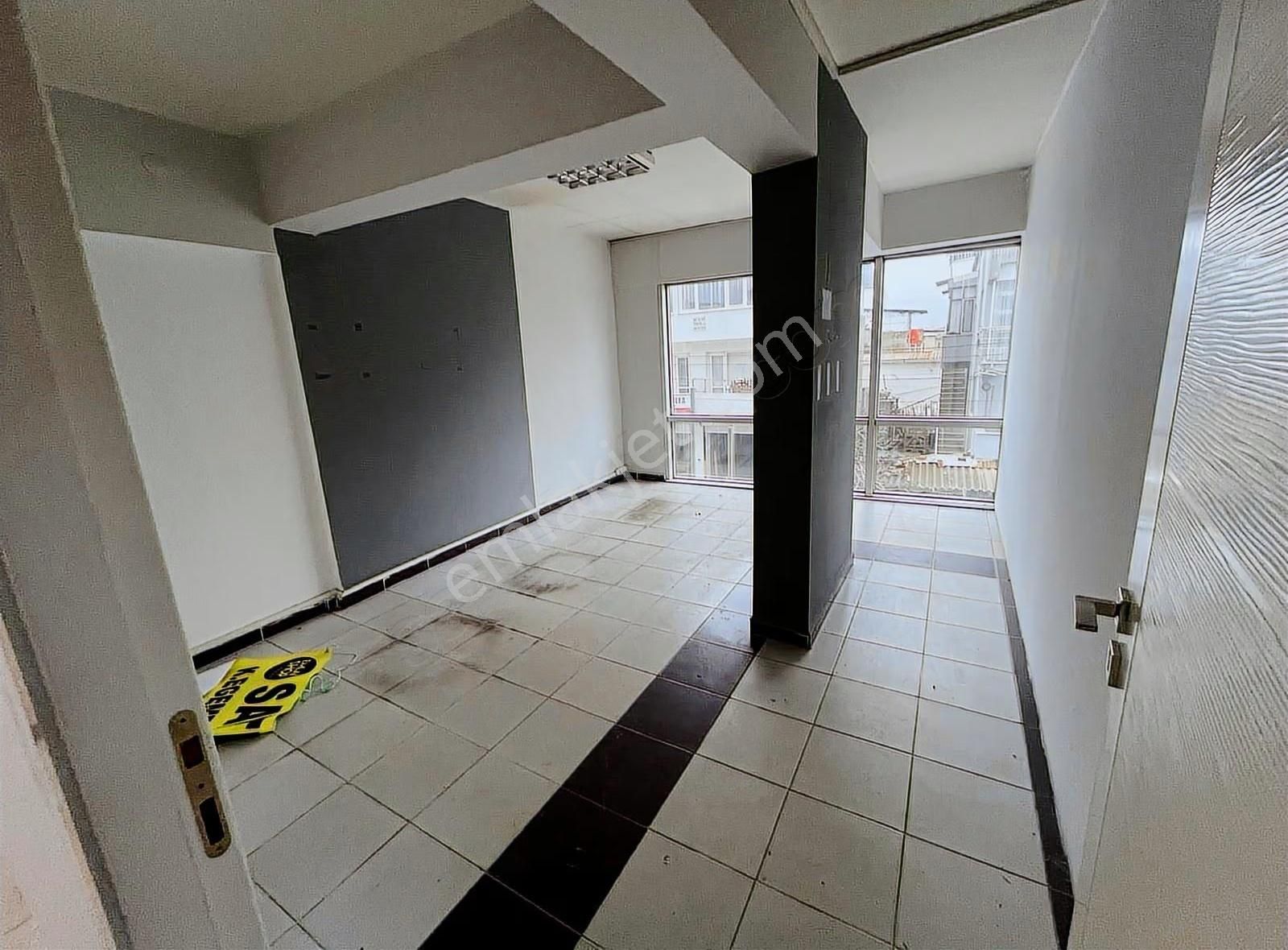 Tabela Değeri Yüksek Yeşillik Caddesinde Yakın Kiralık Dükkan - Görsel 5