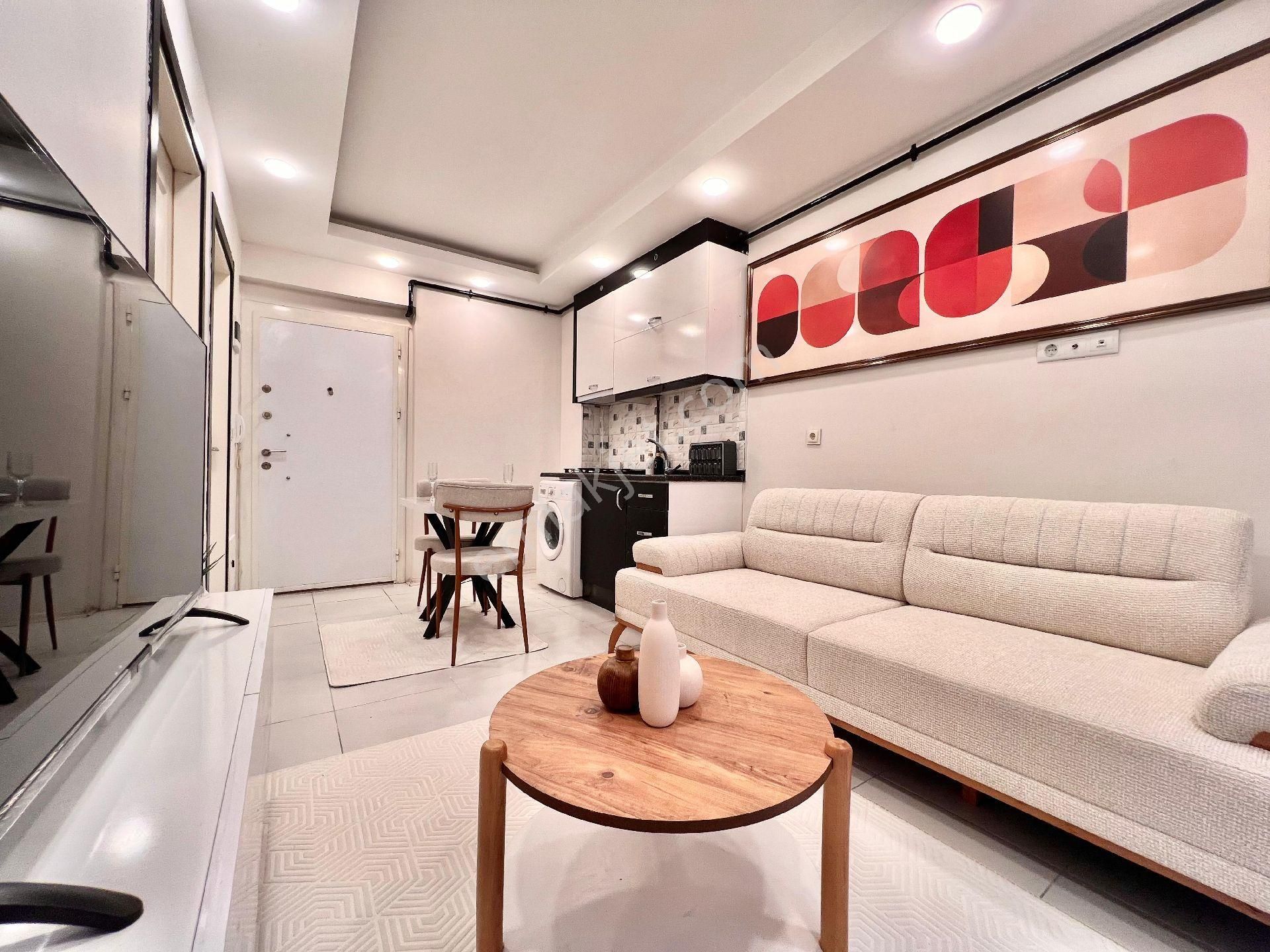 Saltak Caddesinde Her Yere Yürüme Mesafesinde Arakat Apart Satılıktır