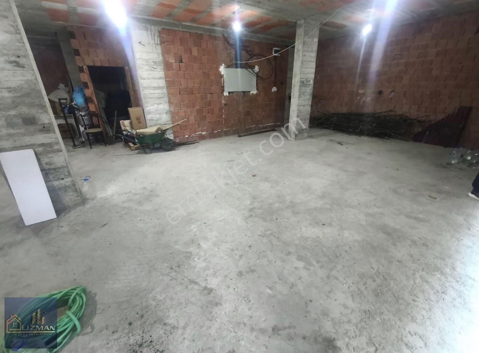 Uzman Emlak'tan Sanayi Mahallesi'nde 110m2 Satılık Dükkan. - Görsel 8