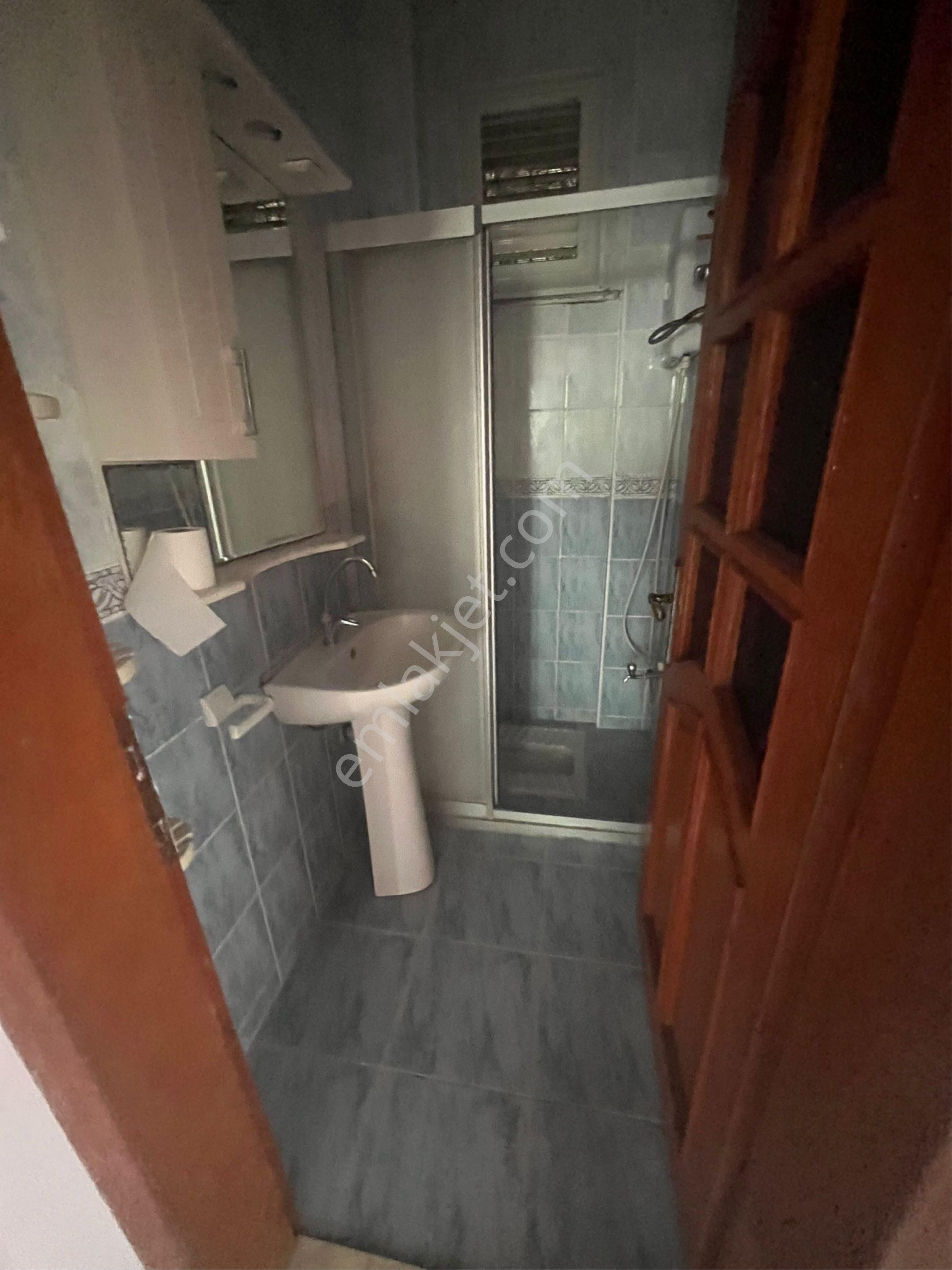 İsmetpaşa Mahallesi 2+1 90m2 1. Kat Doğalgaz Sobalı Temiz Kiralık Daire - Görsel 9
