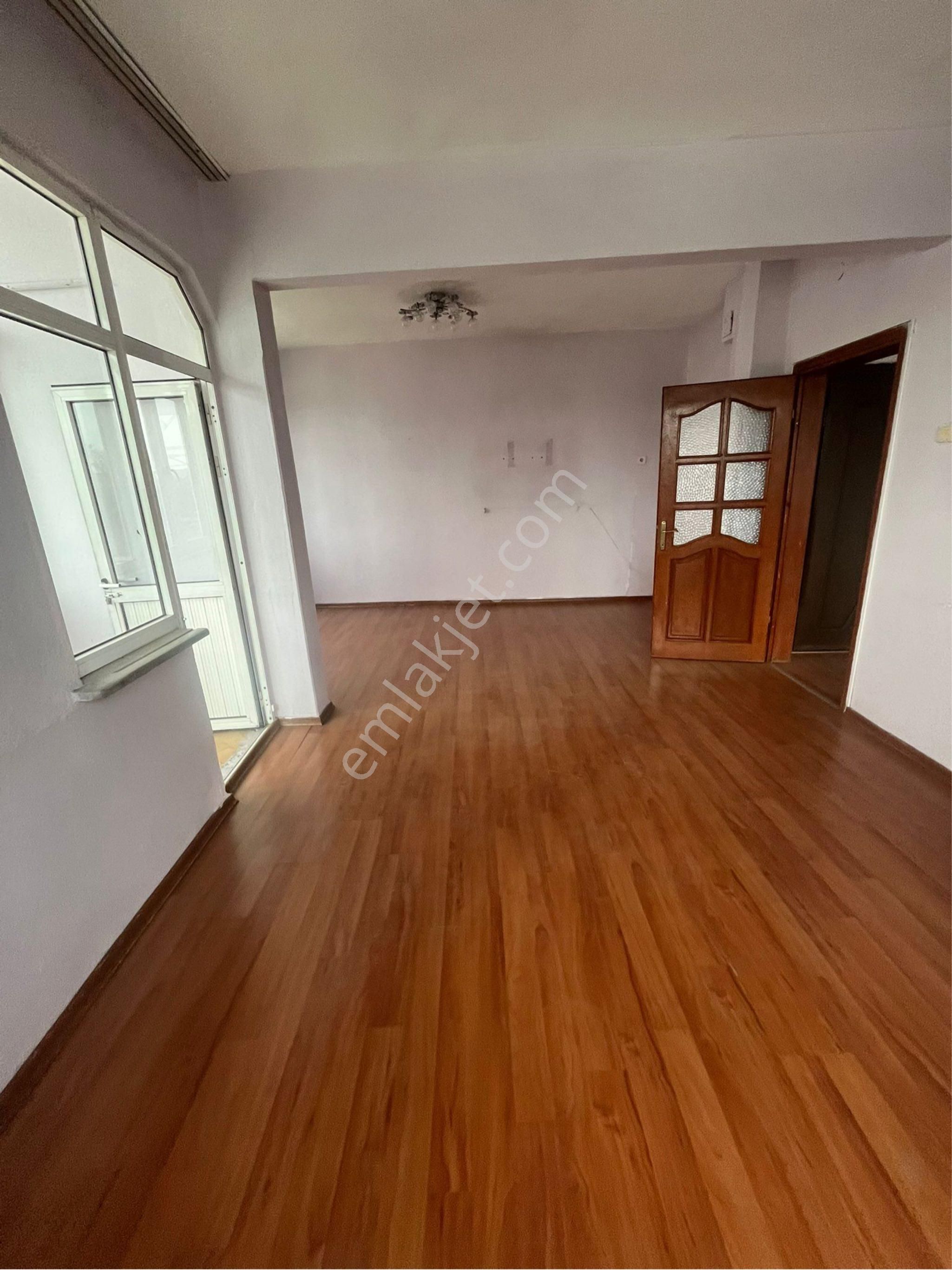 İsmetpaşa Mahallesi 2+1 90m2 1. Kat Doğalgaz Sobalı Temiz Kiralık Daire - Görsel 4