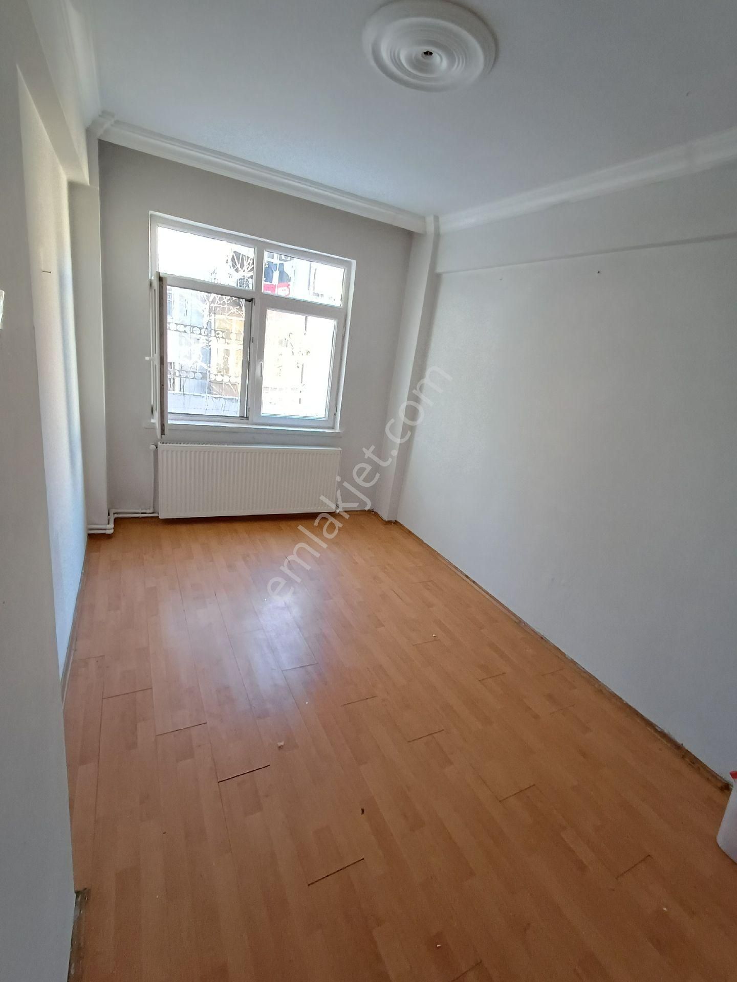 Yenidoğan Mah. 2+1 Balkonlu Bahçe Katı Doğalgazli - Görsel 17