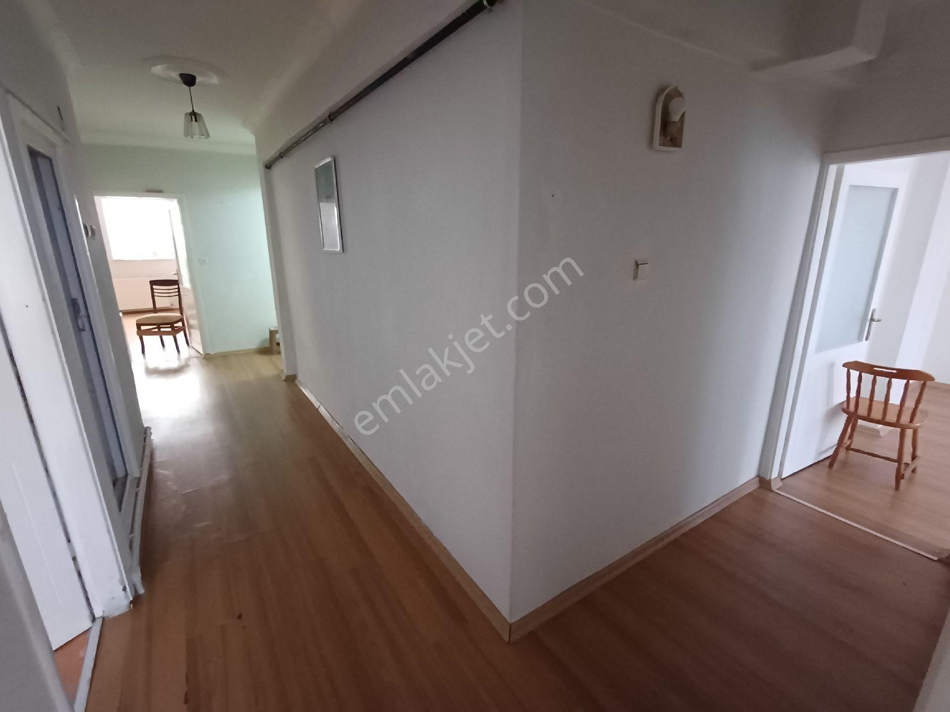 Yenidoğan Mah. 2+1 Balkonlu Bahçe Katı Doğalgazli - Görsel 15