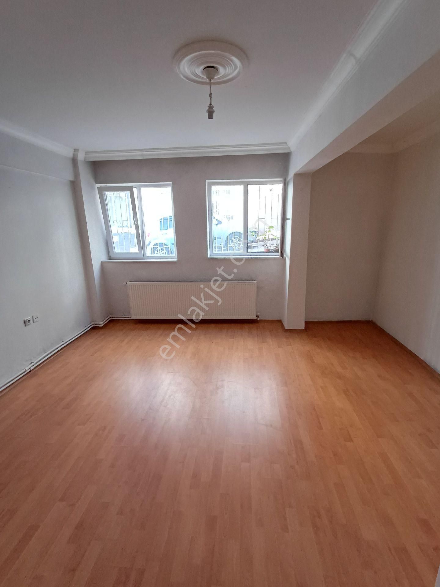 Yenidoğan Mah. 2+1 Balkonlu Bahçe Katı Doğalgazli - Görsel 3