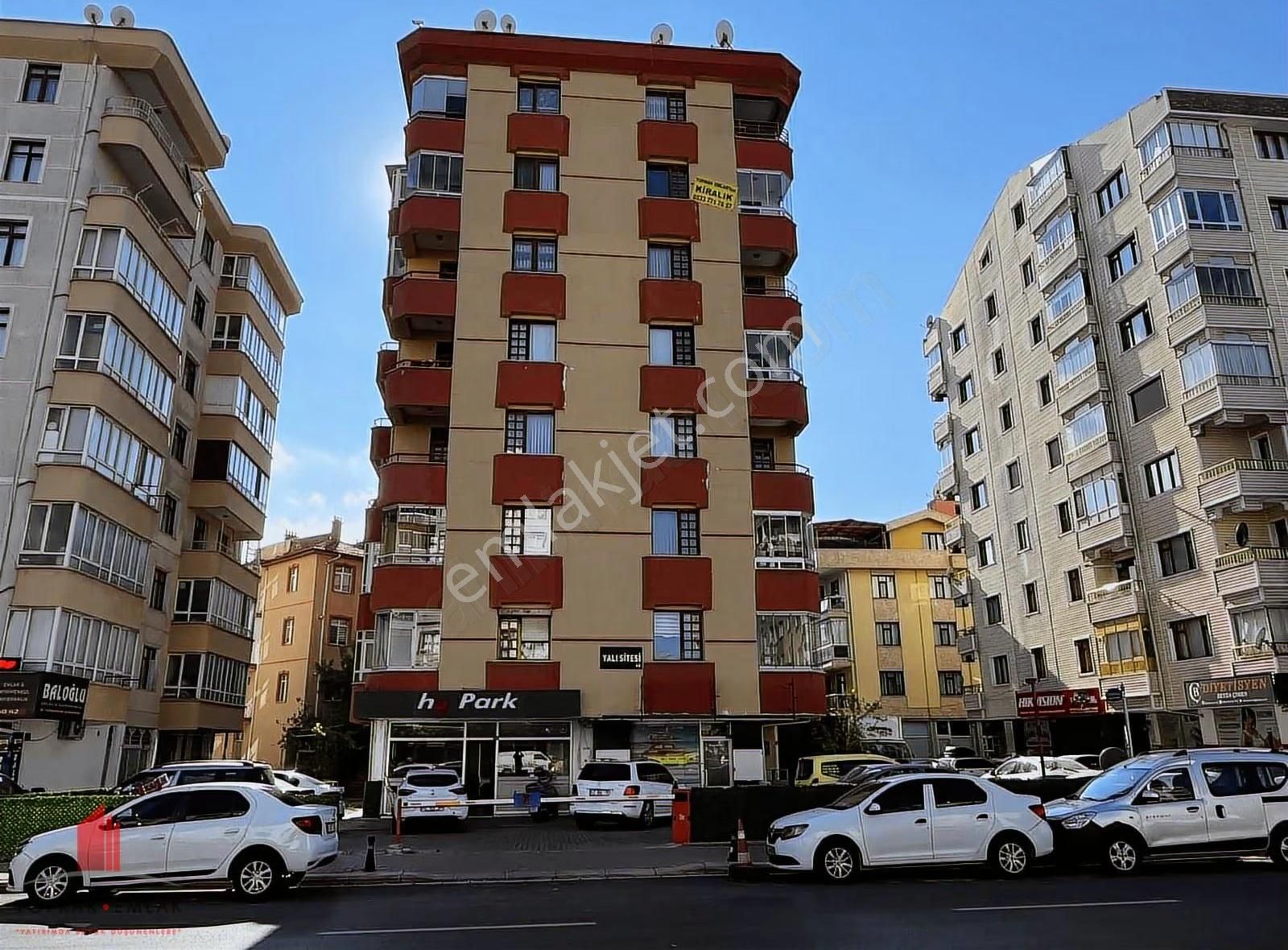 İhsaniyede Vatan Cd. Cepheli 3+1 Kiralık Daire