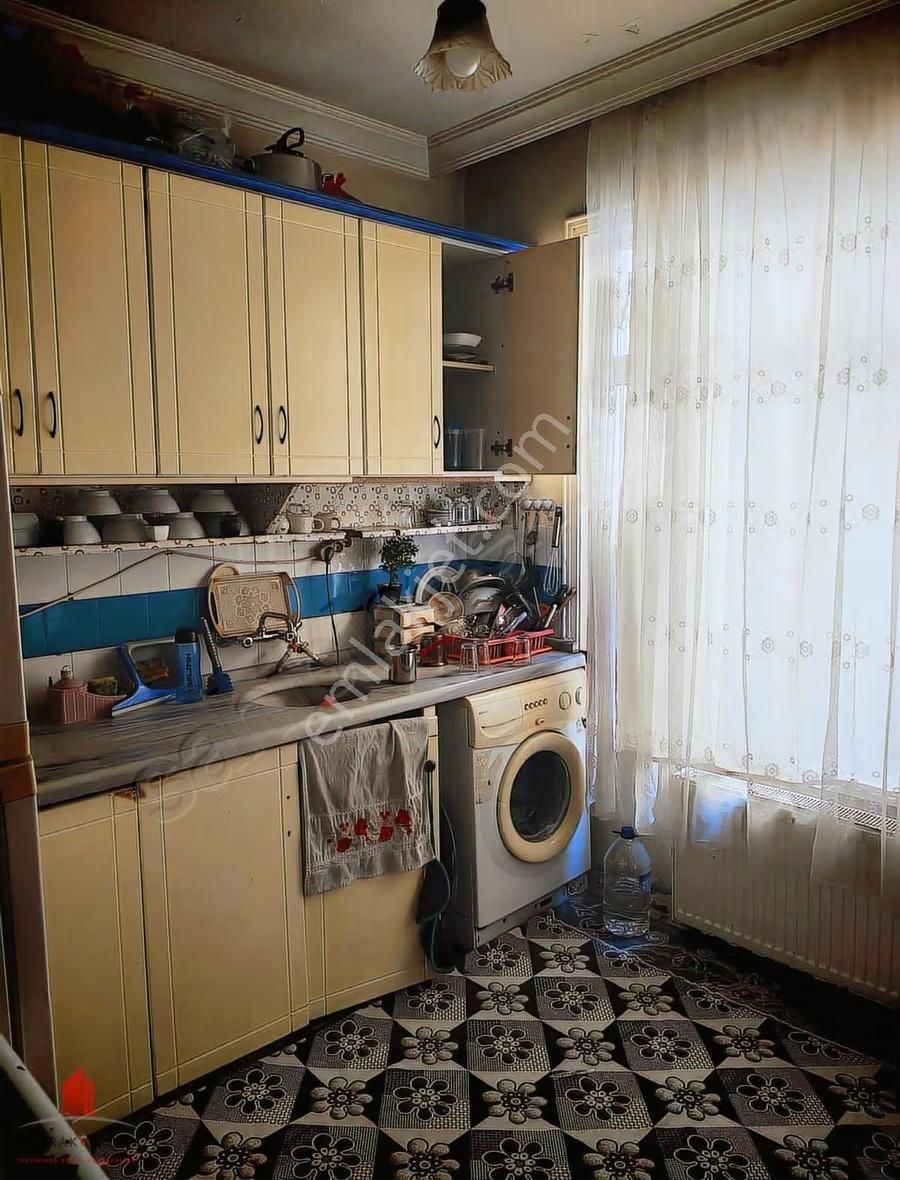 İhsaniyede Mareşal Karşı Sokağında 3+1 Satılık Daire - Görsel 4