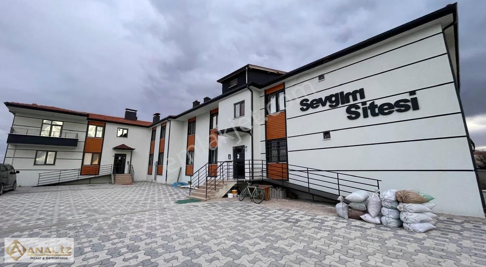 Analiz'den Yaylapınar Mah. Kaş Caddesi Yakını 2+1 Satılık Daire