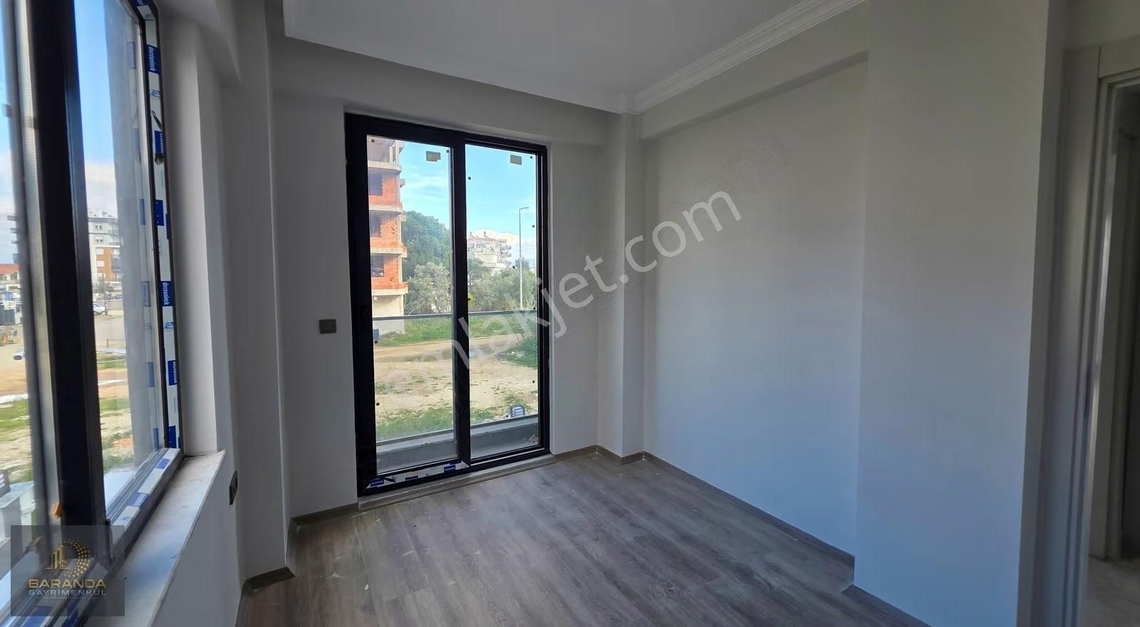 Kum Mahallesi Eşsiz Konum: Denize 150 Metre Havuzlu Satılık 2+1 - Görsel 17