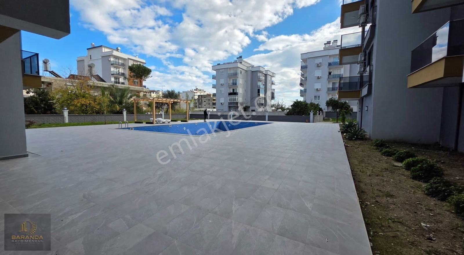 Kum Mahallesi Eşsiz Konum: Denize 150 Metre Havuzlu Satılık 2+1 - Görsel 6