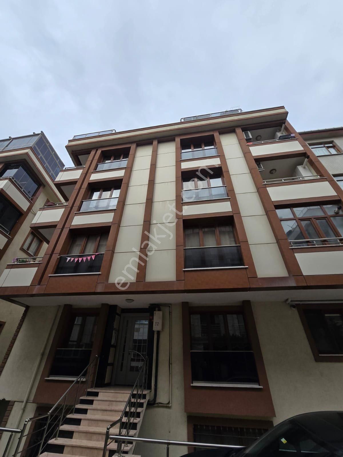 Ümraniye Atatürk Mah 2+1 Satılık Bahçe Katı