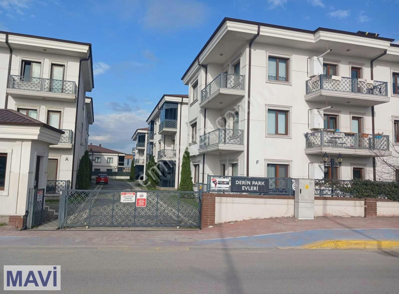 Remax Mavi'den Derinpark Sitesinde 3+1 Satılık Daire