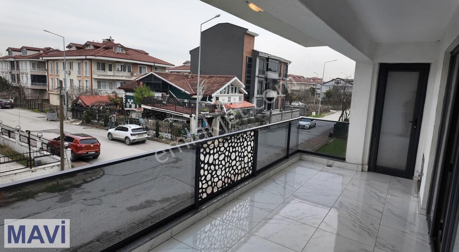 Re/max Mavi'den Serdivan Bahçelievler'de Kiralık 3+1 Daire - Görsel 12