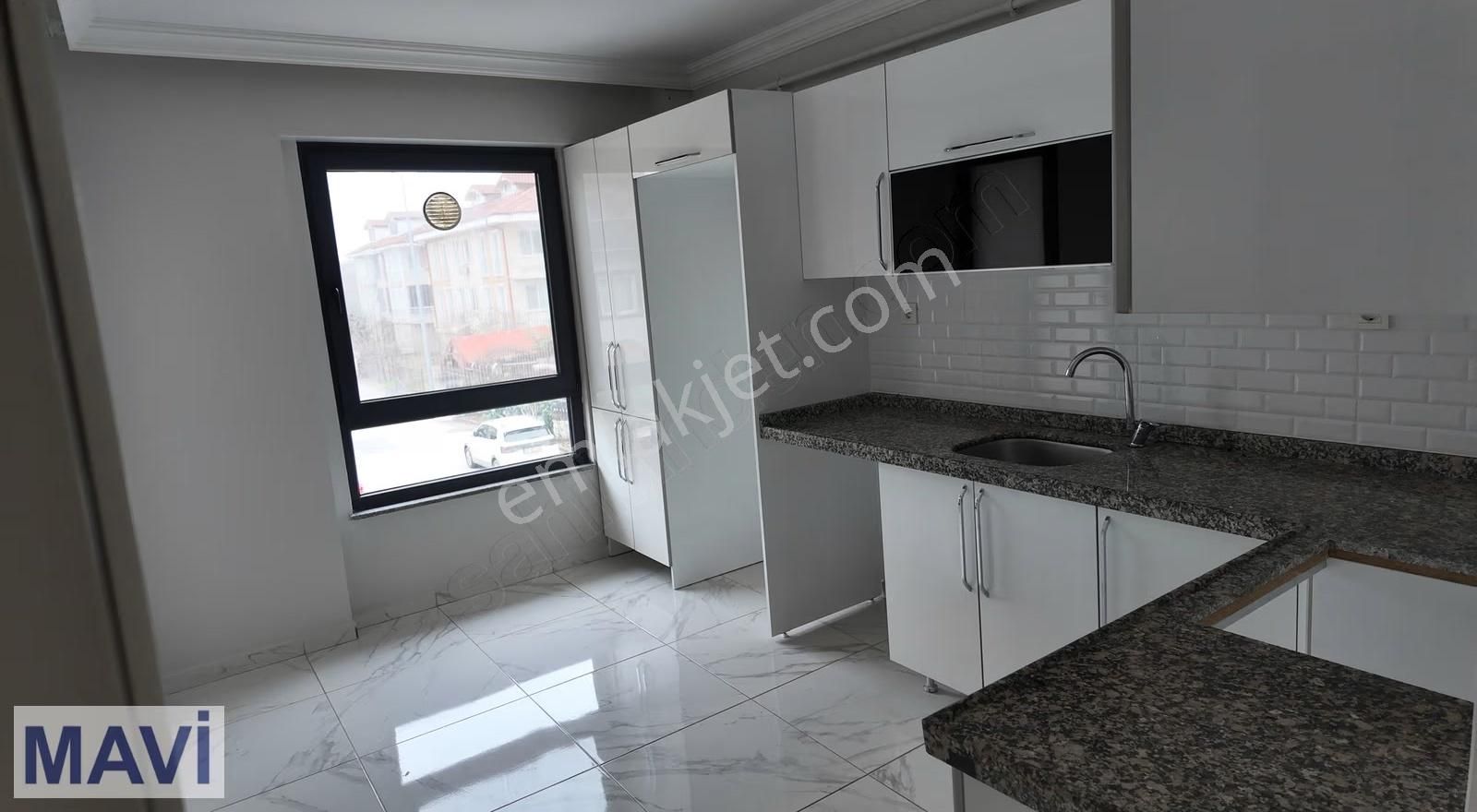 Re/max Mavi'den Serdivan Bahçelievler'de Kiralık 3+1 Daire - Görsel 24