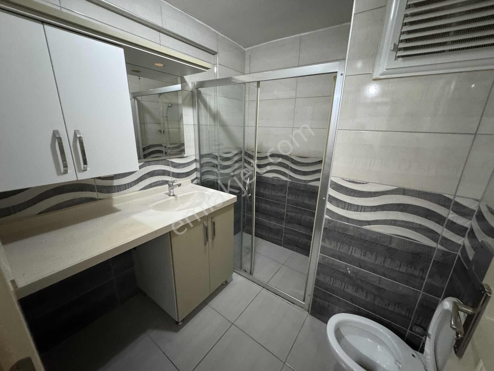 Kuşadası Davutlar'da Geniş Teras Balkonlu Satılık 2+1 Daire - Görsel 5