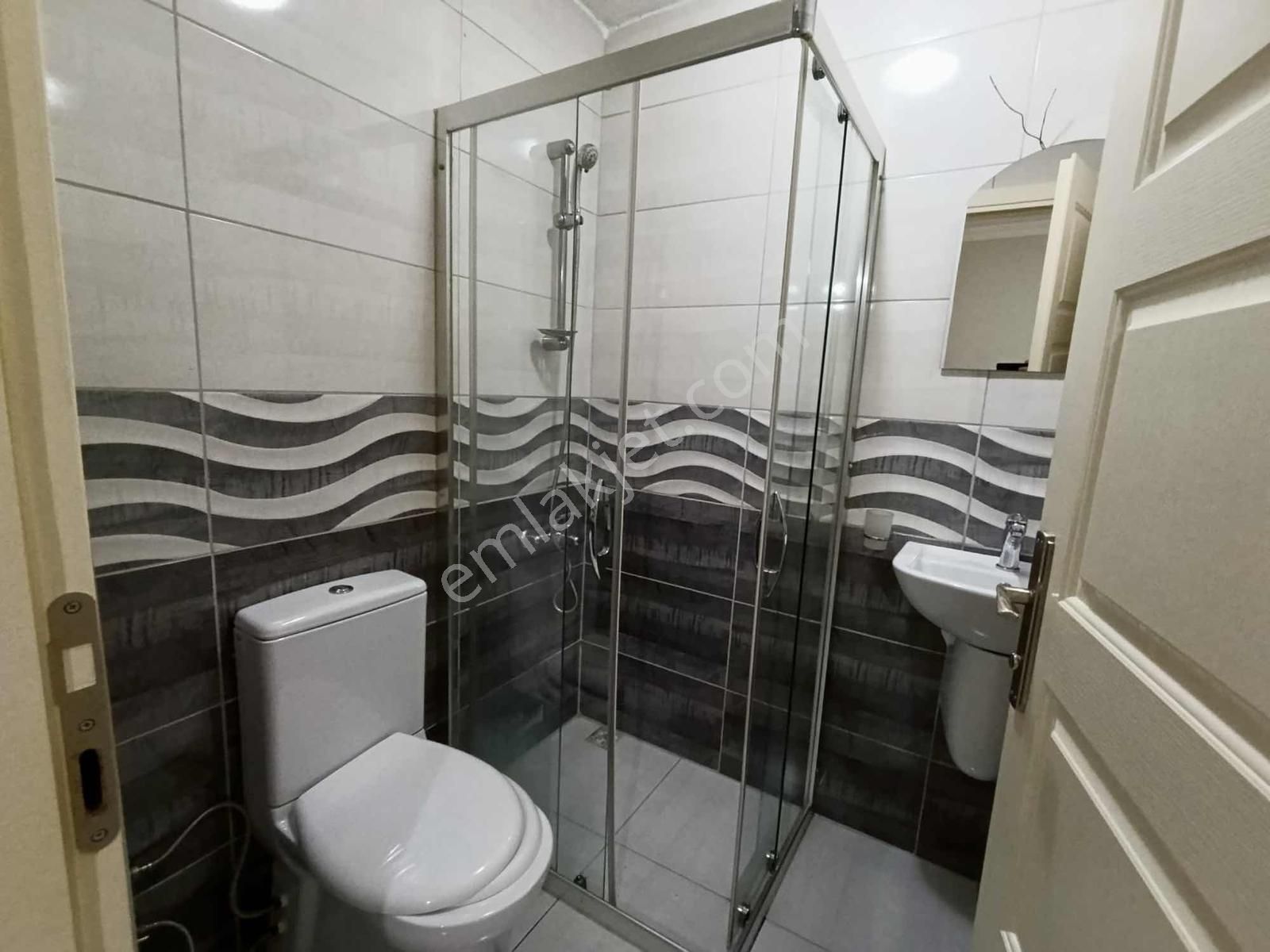 Kuşadası Davutlar'da Geniş Teras Balkonlu Satılık 2+1 Daire - Görsel 15