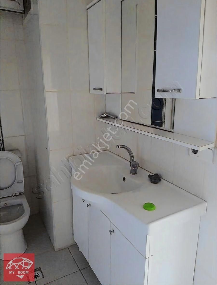 Ümraniye Tepeüstü Mahallesinde 2+1 Kiralık Daire - Görsel 3