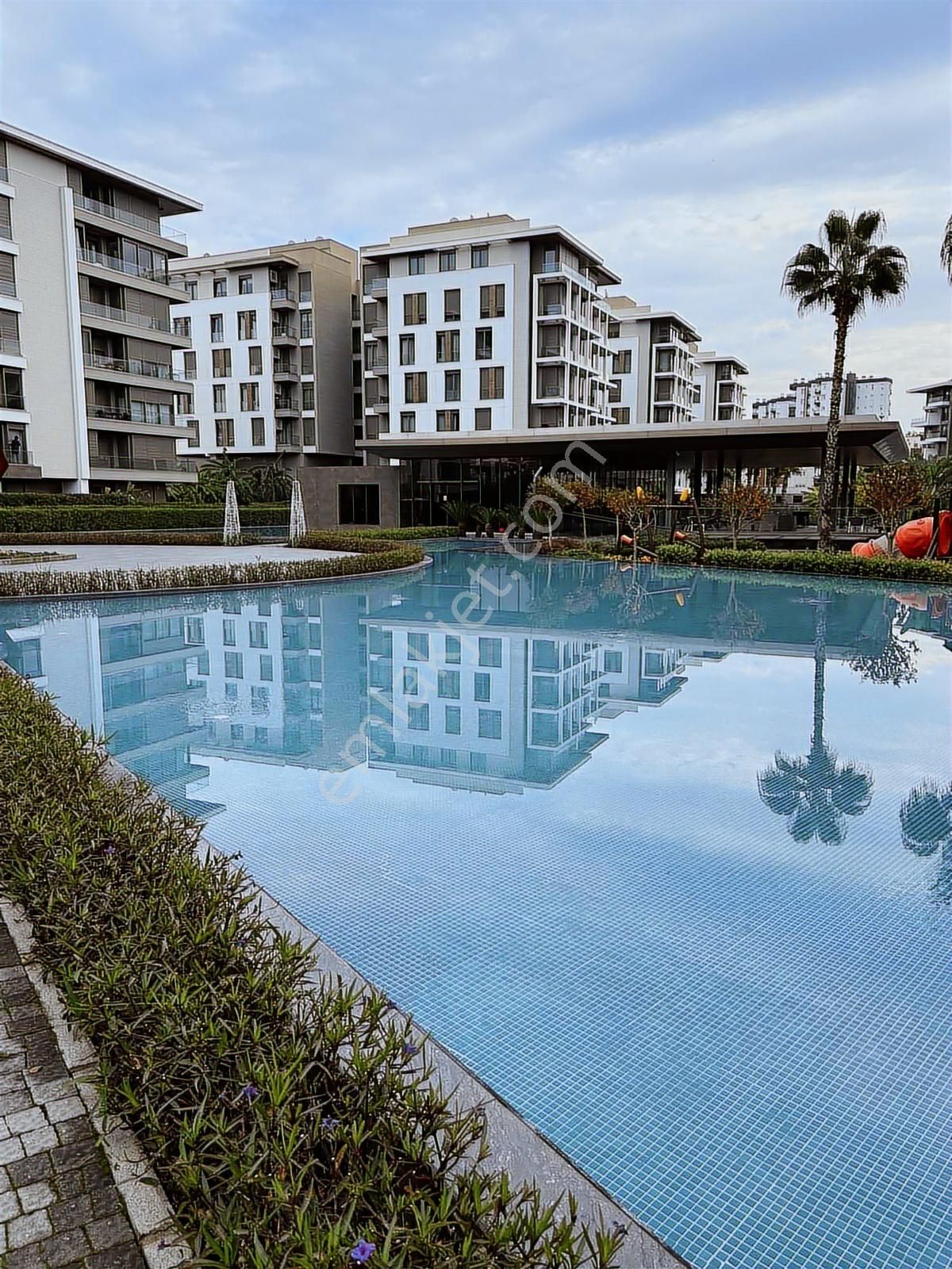 Antalya Konyaaltı Casabada Havuz Cephe 4+1 Satılık Lüx Daire