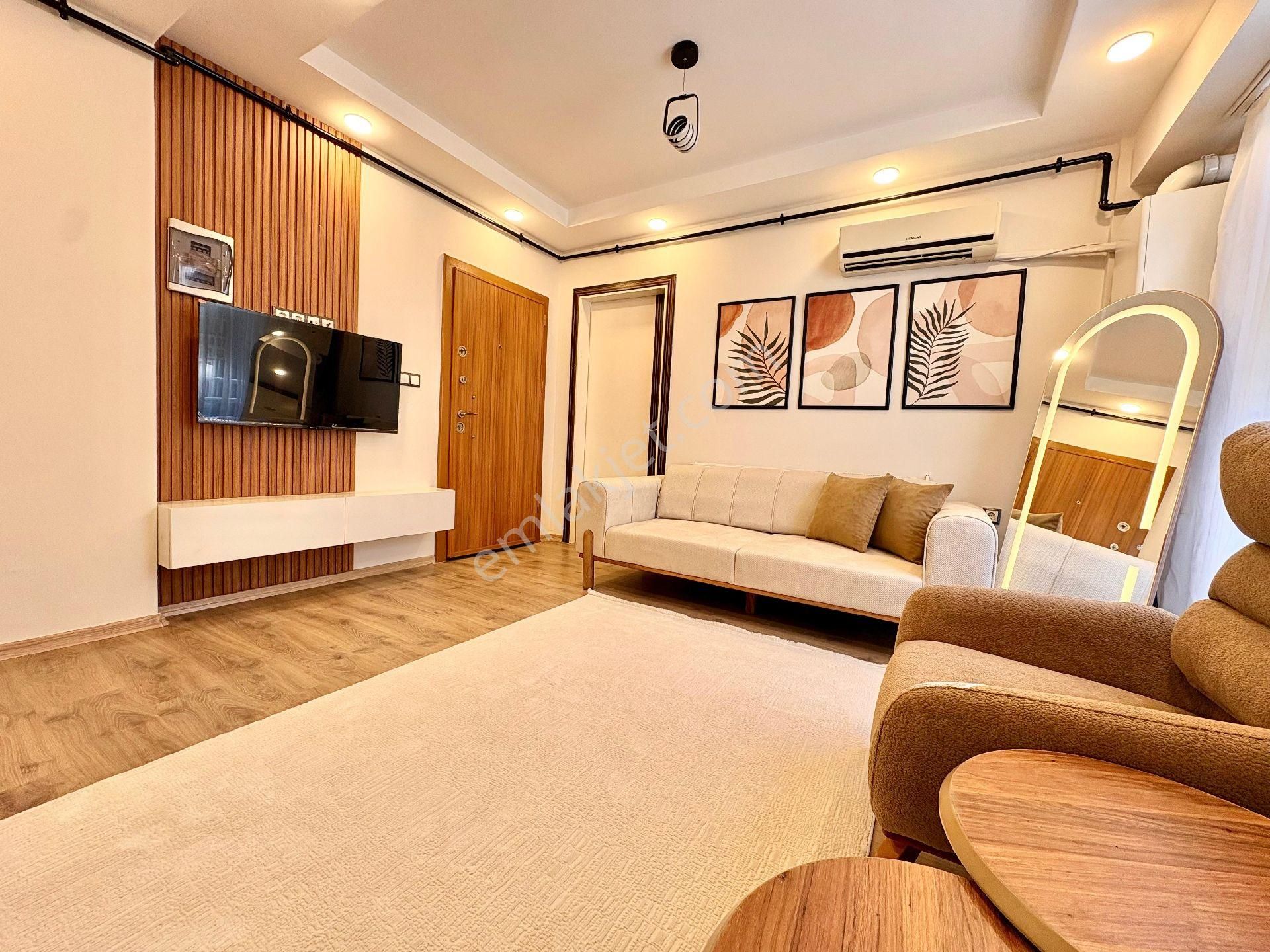 Değirmenönü Mahallesinde Lozan Cd Mevki Fırat Pastanesi Yakını Apart Satılıktır