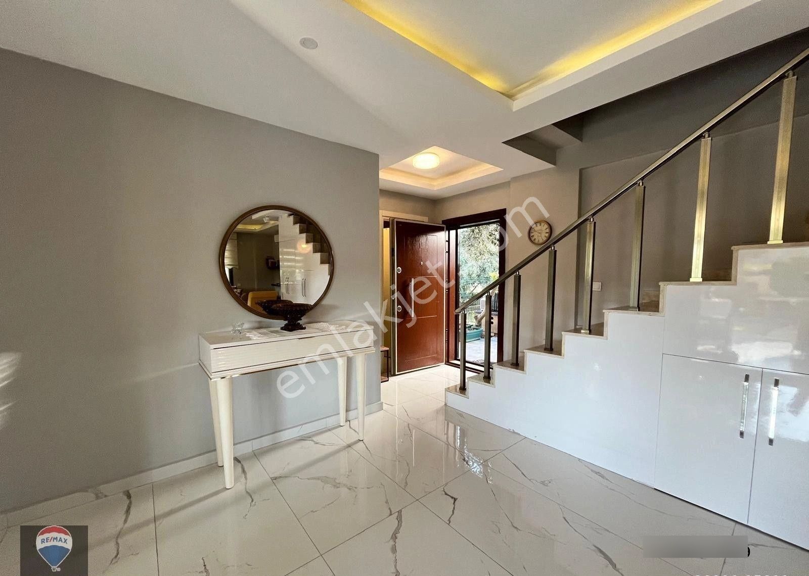 Karaova'da Avm Yanı Palm 34 Sitesi'nde Kiralık 4+1 Villa - Görsel 7