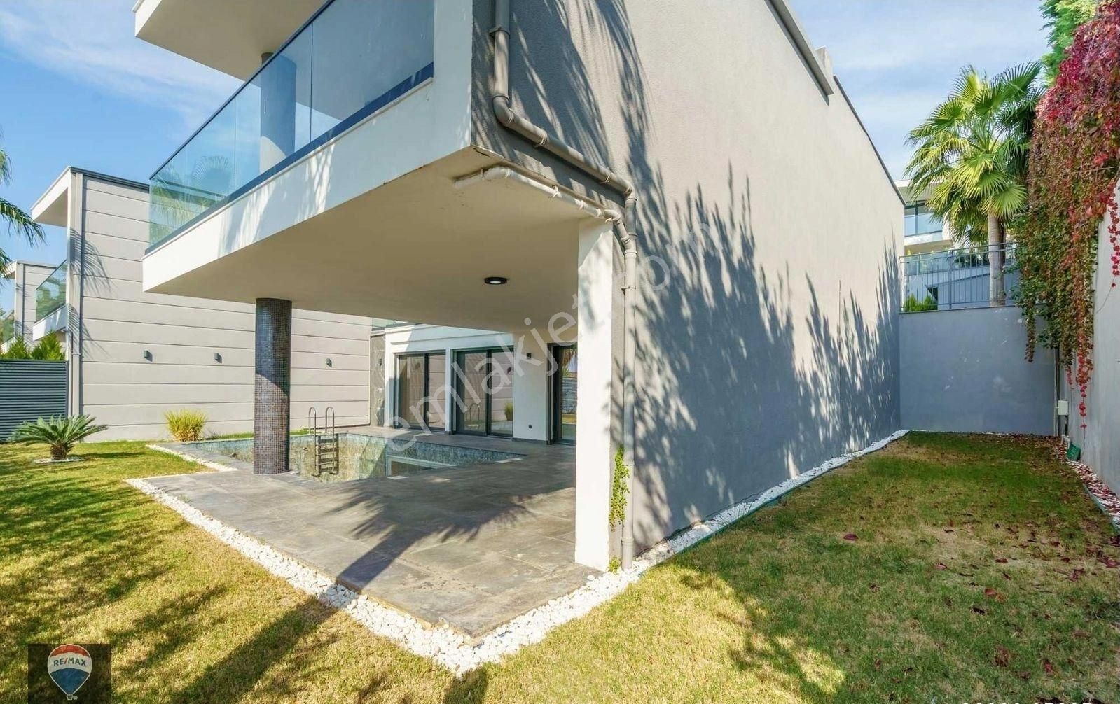 Marina Konakları Deniz Manzaralı Özel Havuzlu 4+2 Lüks Villa - Görsel 7