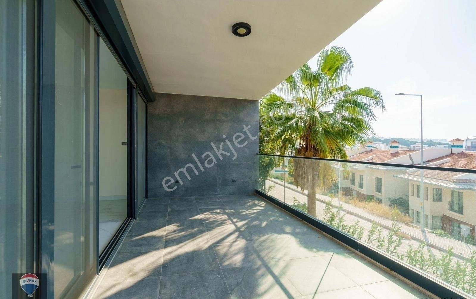 Marina Konakları Deniz Manzaralı Özel Havuzlu 4+2 Lüks Villa - Görsel 18