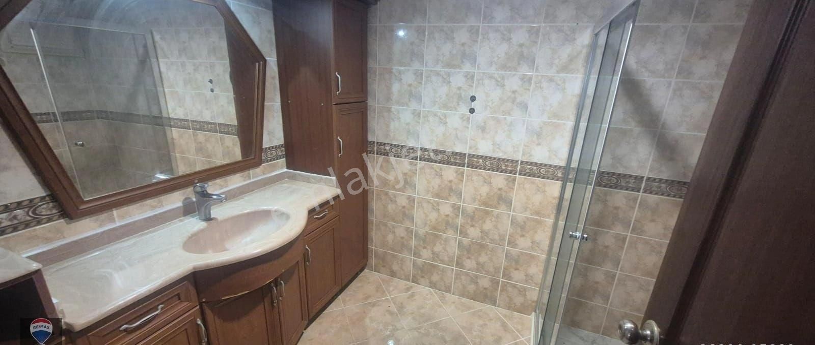 Kuşadası Merkezınde Denız Manzaralı Büyük Çatı Dubleksı - Görsel 17