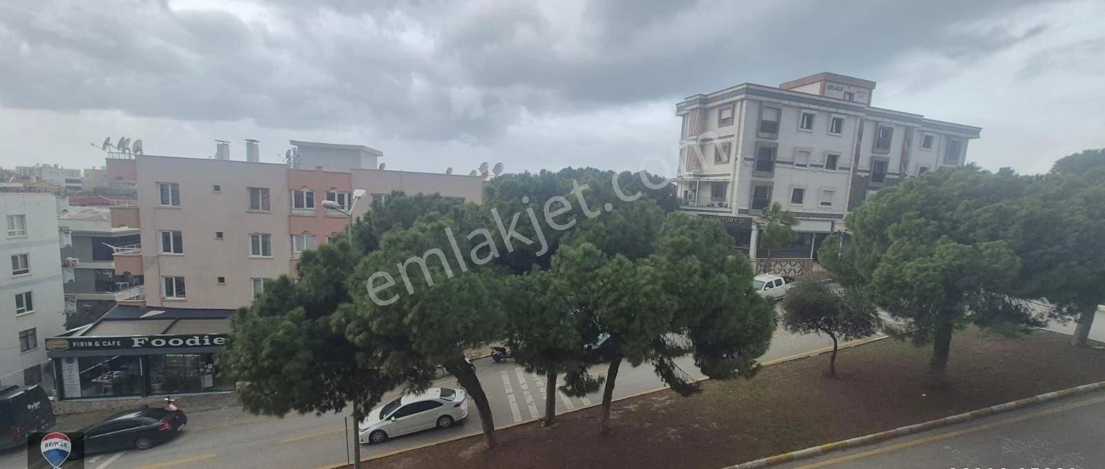 Kuşadası Merkezınde Denız Manzaralı Büyük Çatı Dubleksı - Görsel 28