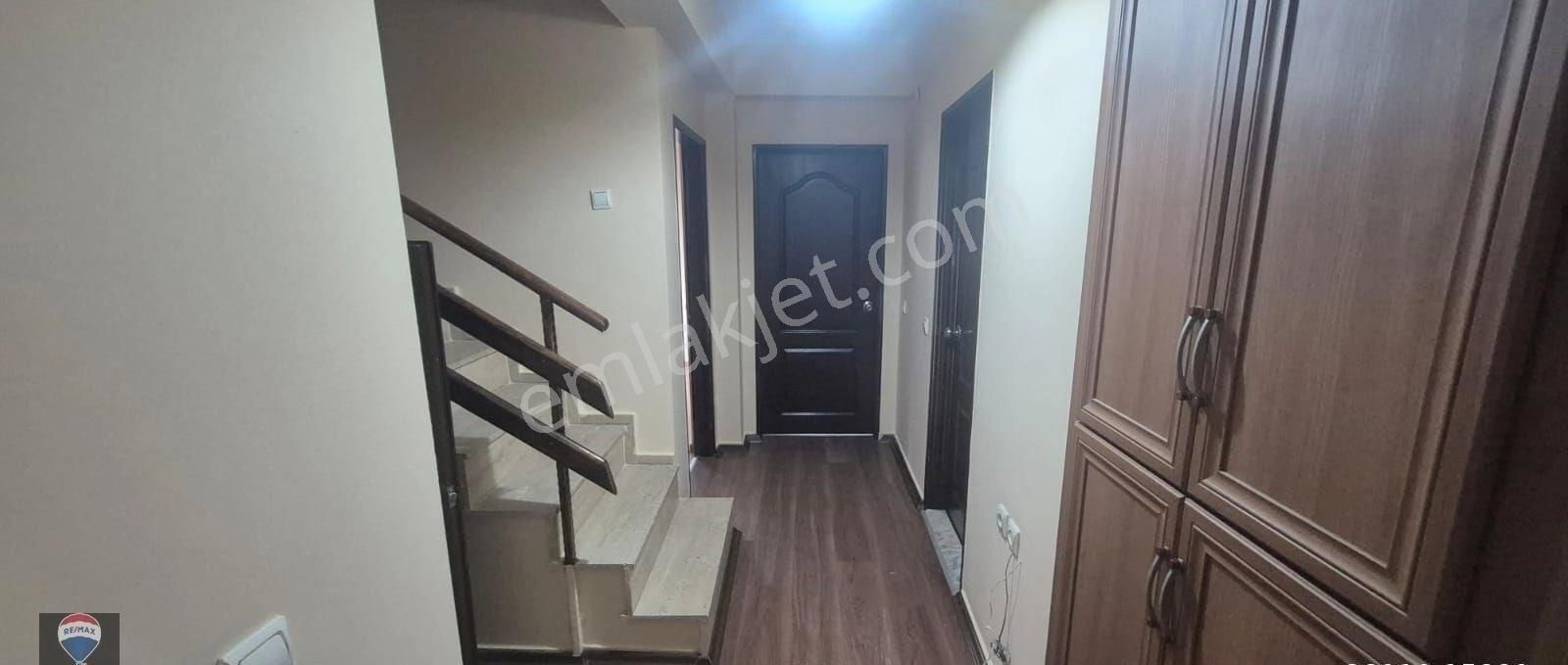 Kuşadası Merkezınde Denız Manzaralı Büyük Çatı Dubleksı - Görsel 3