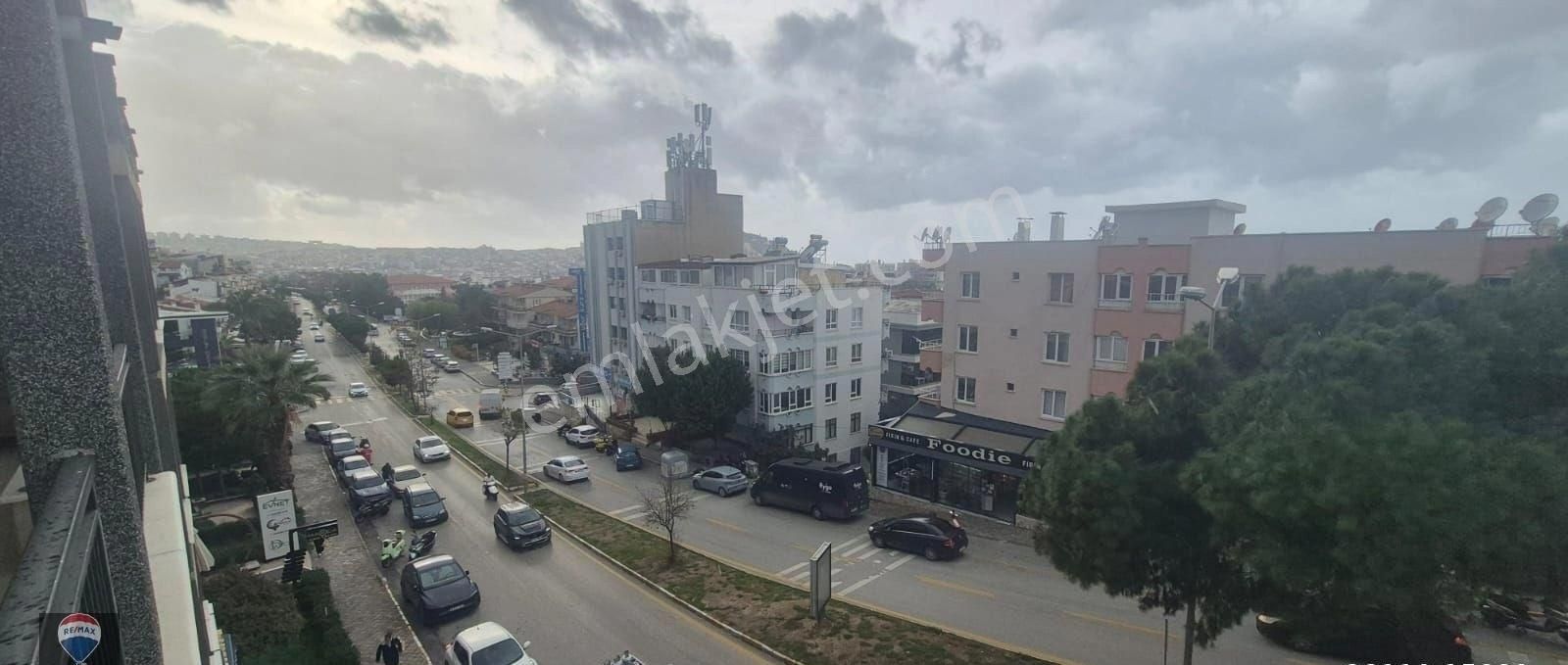 Kuşadası Merkezınde Denız Manzaralı Büyük Çatı Dubleksı - Görsel 5