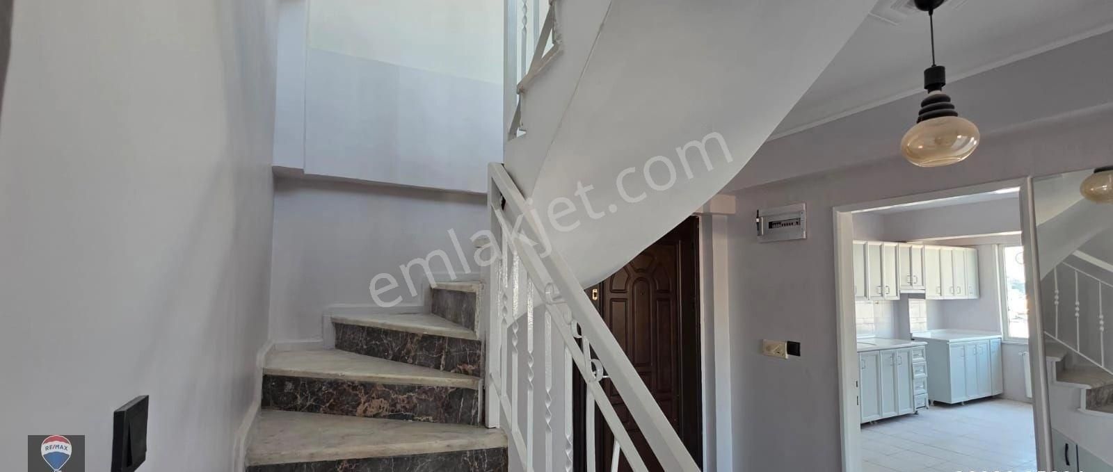 Kuşadası Sahıle 500 Mt Full Denız Manzaralı 3+1 Çatı Dubleks – 60 M² Teraslı,doğalgazlı - Görsel 15