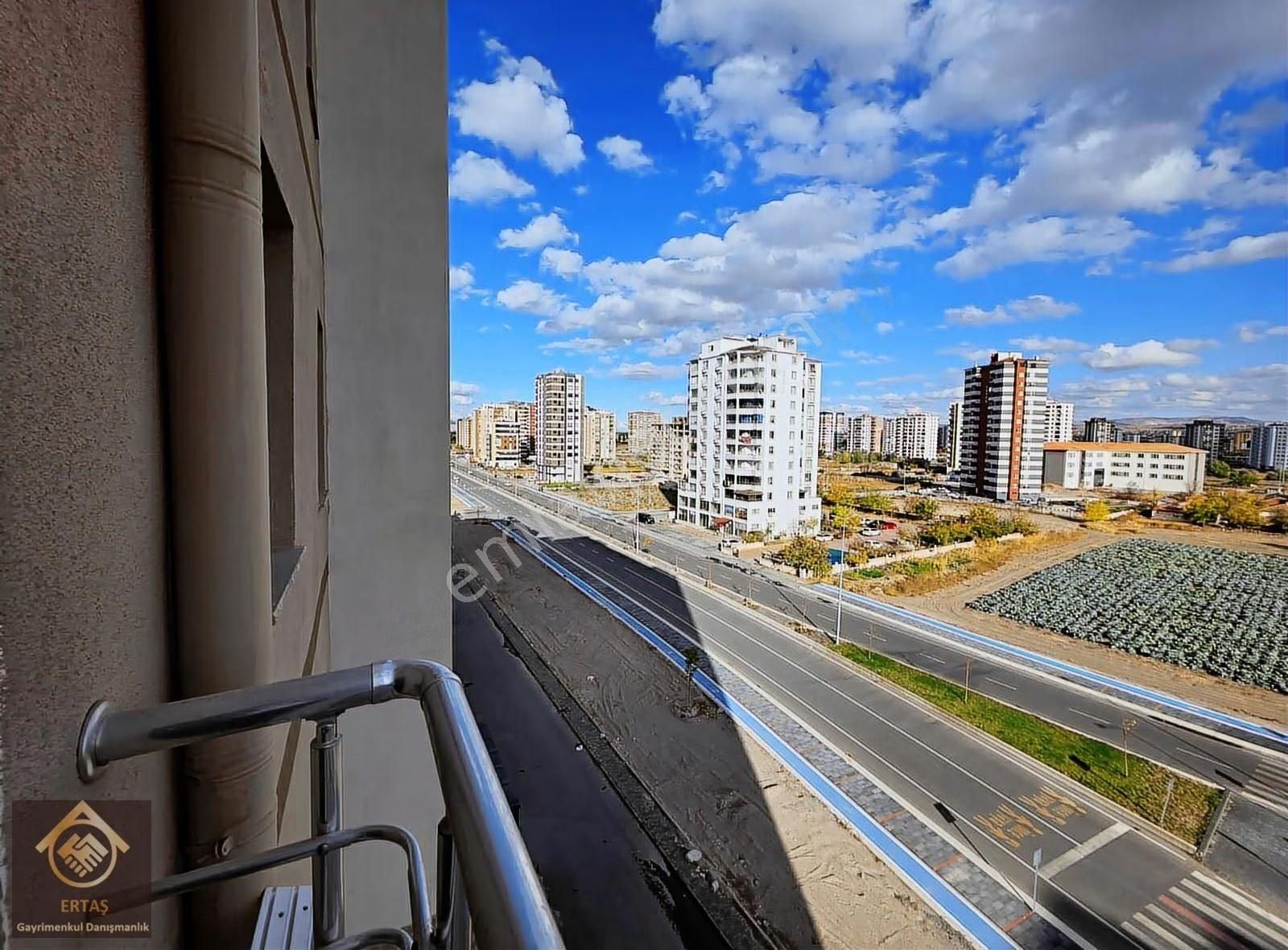 Zümrüt Mahallesinde 4+1 Sıfır Ayarında Satılık Lüks Daire - Görsel 22