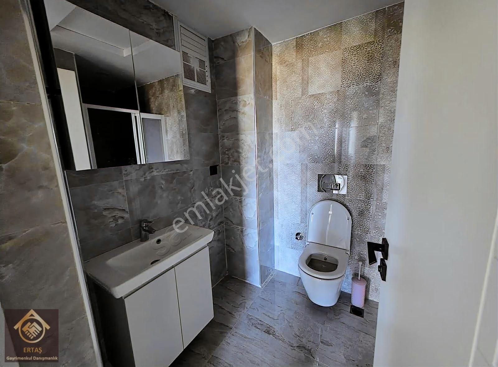 Zümrüt Mahallesinde 4+1 Sıfır Ayarında Satılık Lüks Daire - Görsel 3