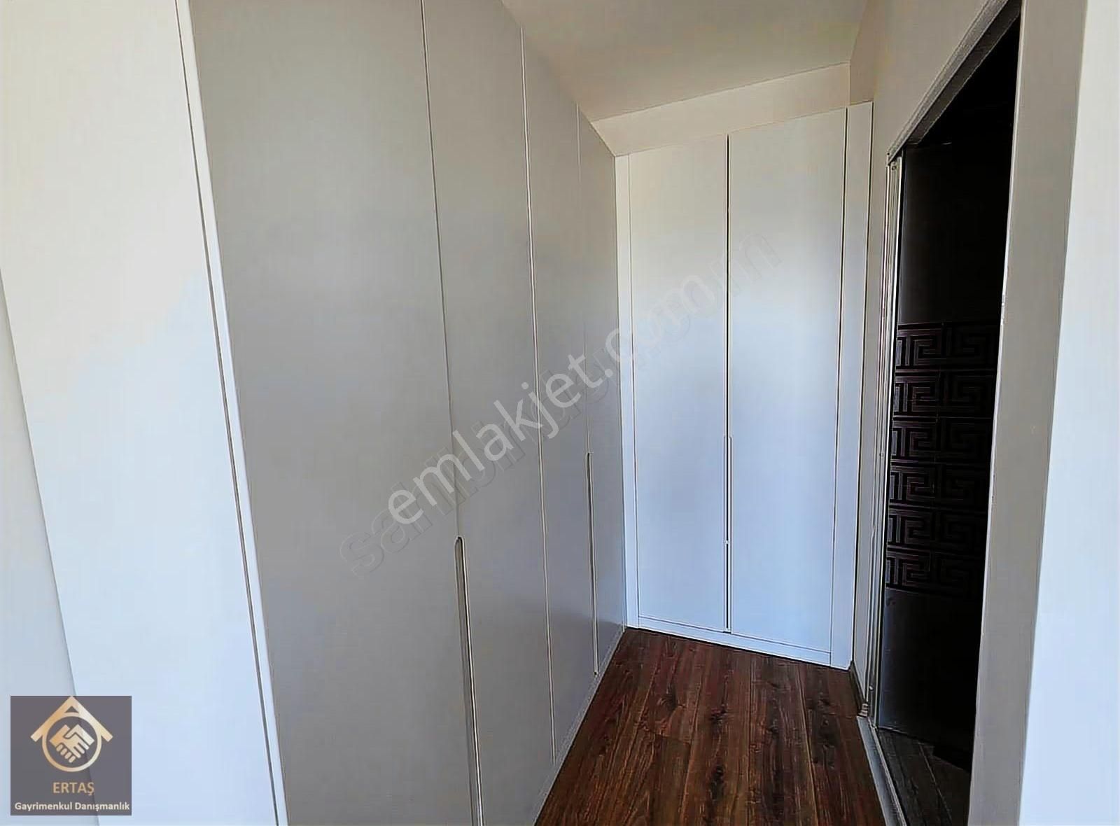 Zümrüt Mahallesinde 4+1 Sıfır Ayarında Satılık Lüks Daire - Görsel 16