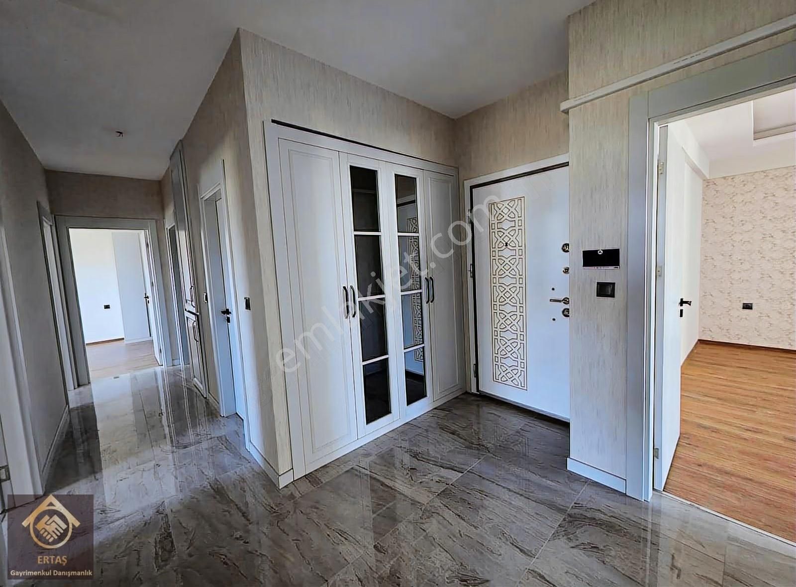 Zümrüt Mahallesinde 4+1 Sıfır Ayarında Satılık Lüks Daire - Görsel 5