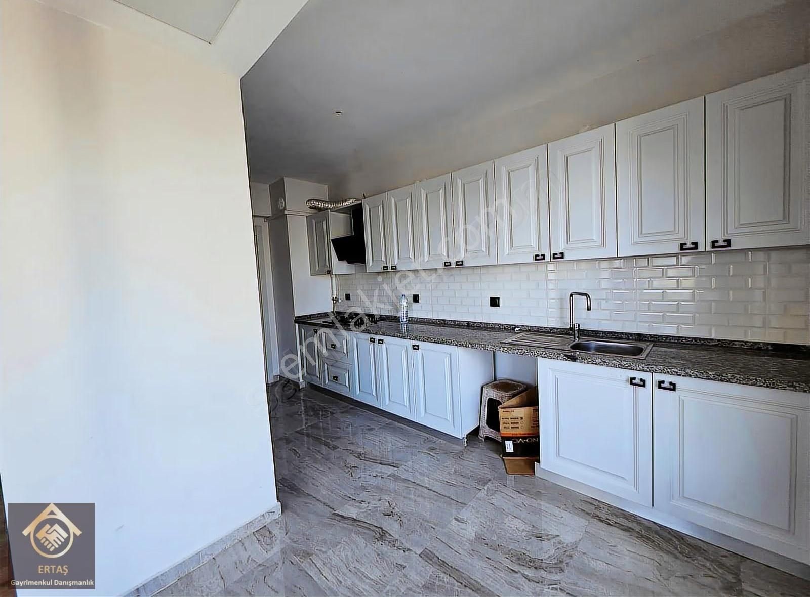 Zümrüt Mahallesinde 4+1 Sıfır Ayarında Satılık Lüks Daire - Görsel 25