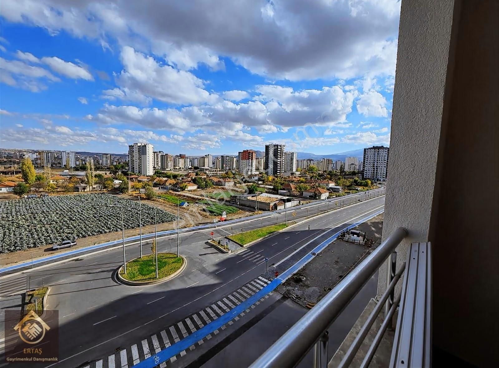 Zümrüt Mahallesinde 4+1 Sıfır Ayarında Satılık Lüks Daire - Görsel 18