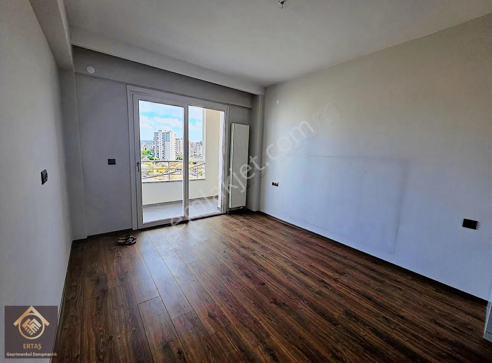 Zümrüt Mahallesinde 4+1 Sıfır Ayarında Satılık Lüks Daire - Görsel 24