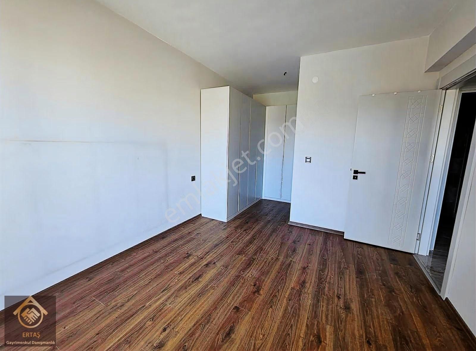 Zümrüt Mahallesinde 4+1 Sıfır Ayarında Satılık Lüks Daire - Görsel 8