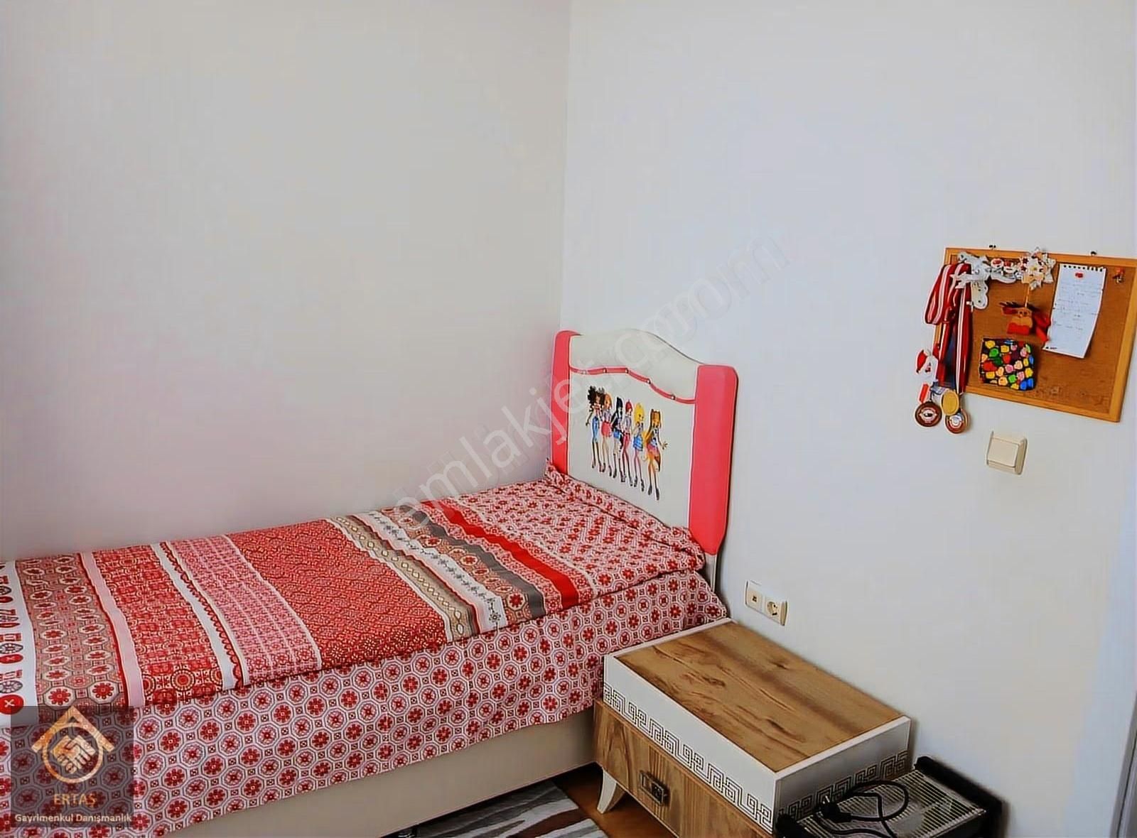 Mithatpaşa Mahallesinde 3+1 Satılık Daire - Görsel 7