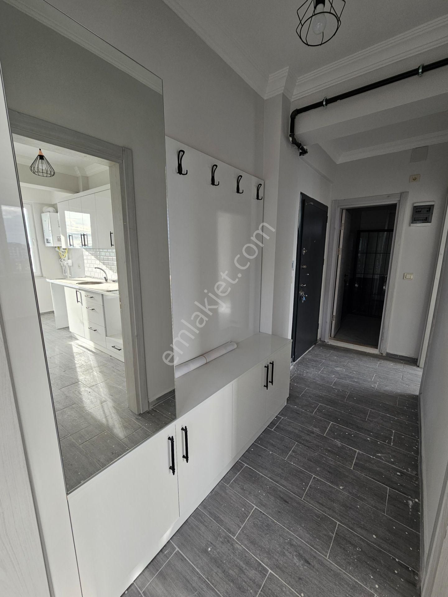 Sahibinden Hastane Caddesinde Kiralık 2+0 Lüks Sıfır Daire - Görsel 14