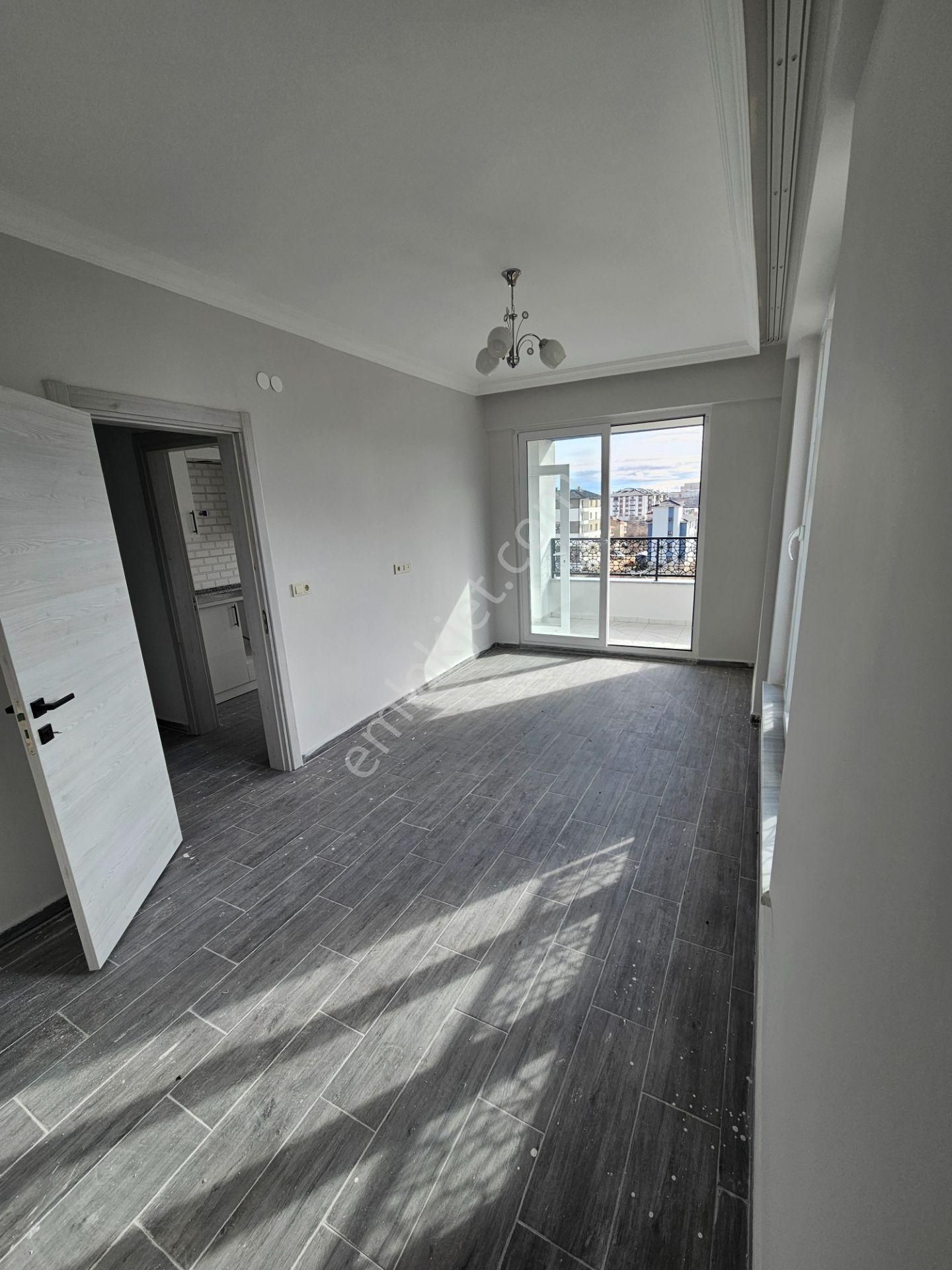 Sahibinden Hastane Caddesinde Kiralık 2+0 Lüks Sıfır Daire - Görsel 19