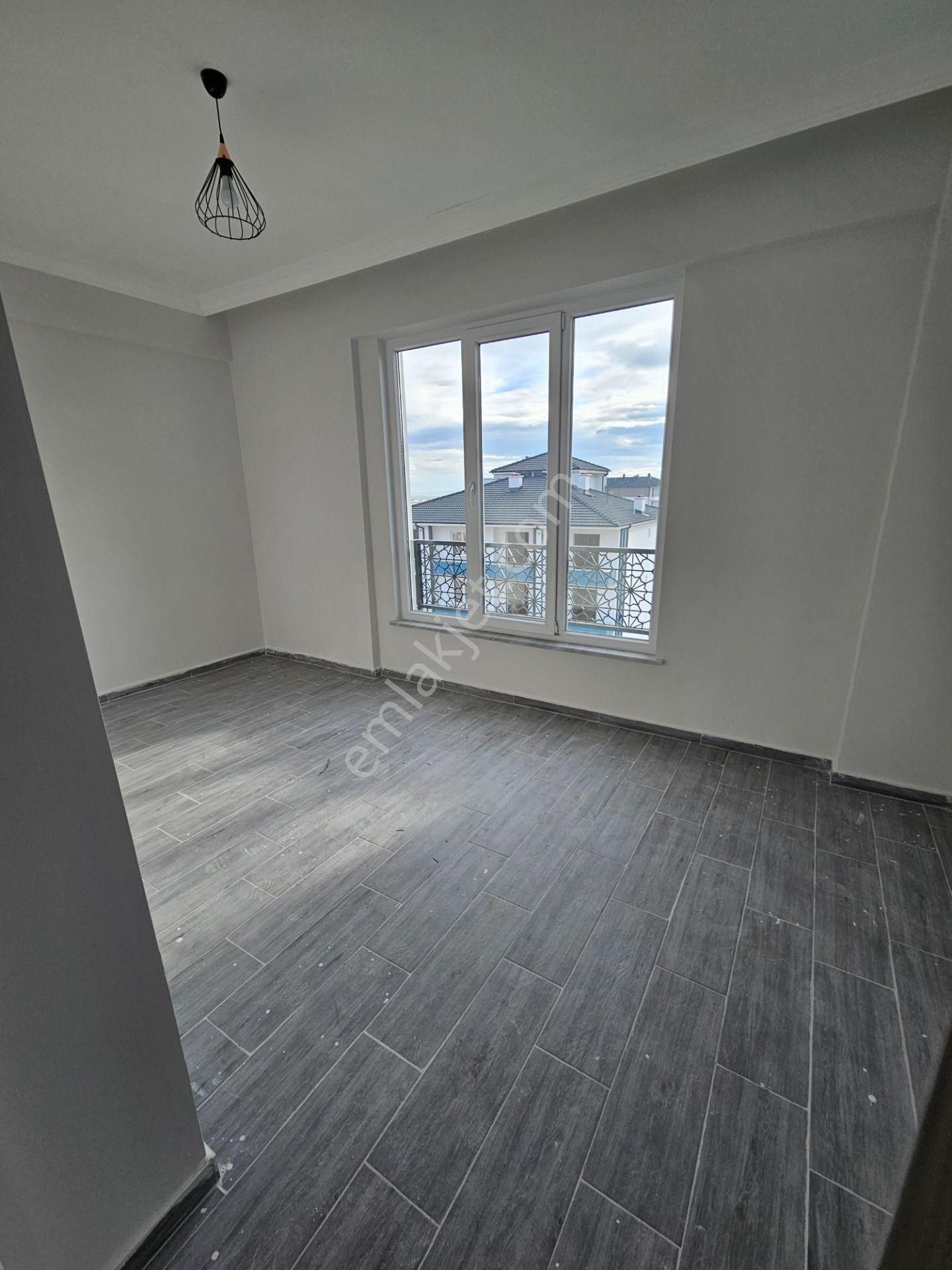 Sahibinden Hastane Caddesinde Kiralık 2+0 Lüks Sıfır Daire - Görsel 7