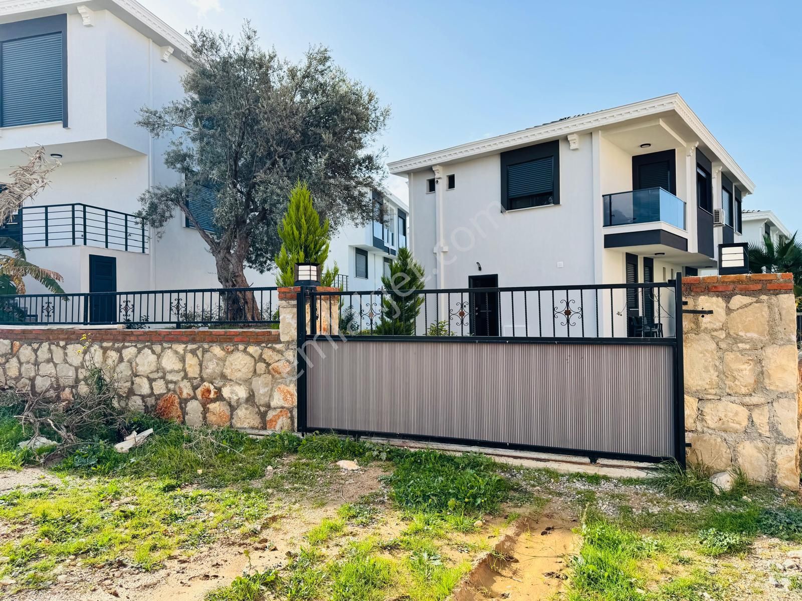 Didimde Satılık Havuzlu Güvenlikl Sitede Bahçeli Uygun Şık Villa - Görsel 35