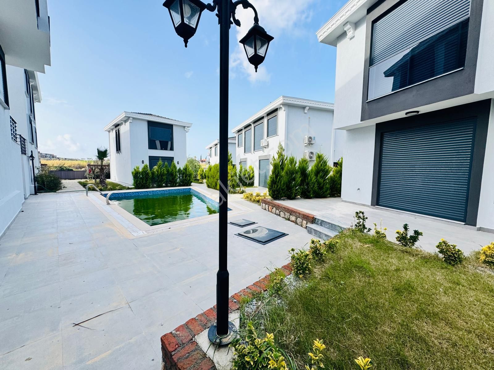 Didimde Satılık Havuzlu Güvenlikl Sitede Bahçeli Uygun Şık Villa - Görsel 9