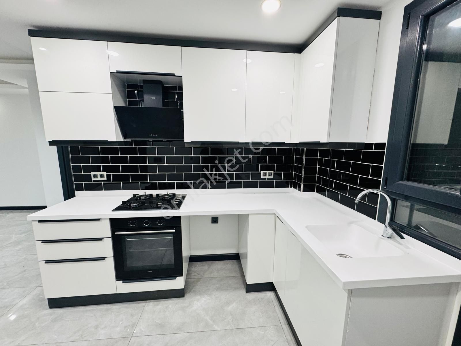Didimde Satılık Havuzlu Güvenlikl Sitede Bahçeli Uygun Şık Villa - Görsel 5