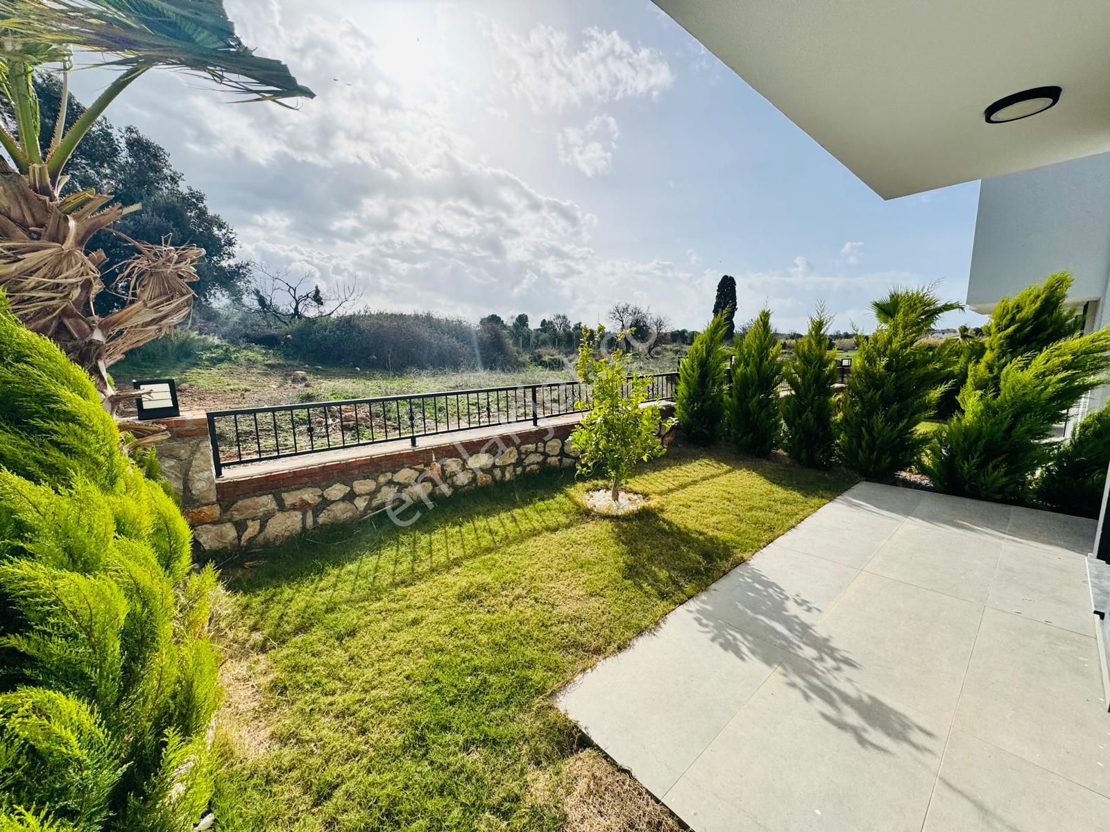 Didimde Satılık Havuzlu Güvenlikl Sitede Bahçeli Uygun Şık Villa - Görsel 13