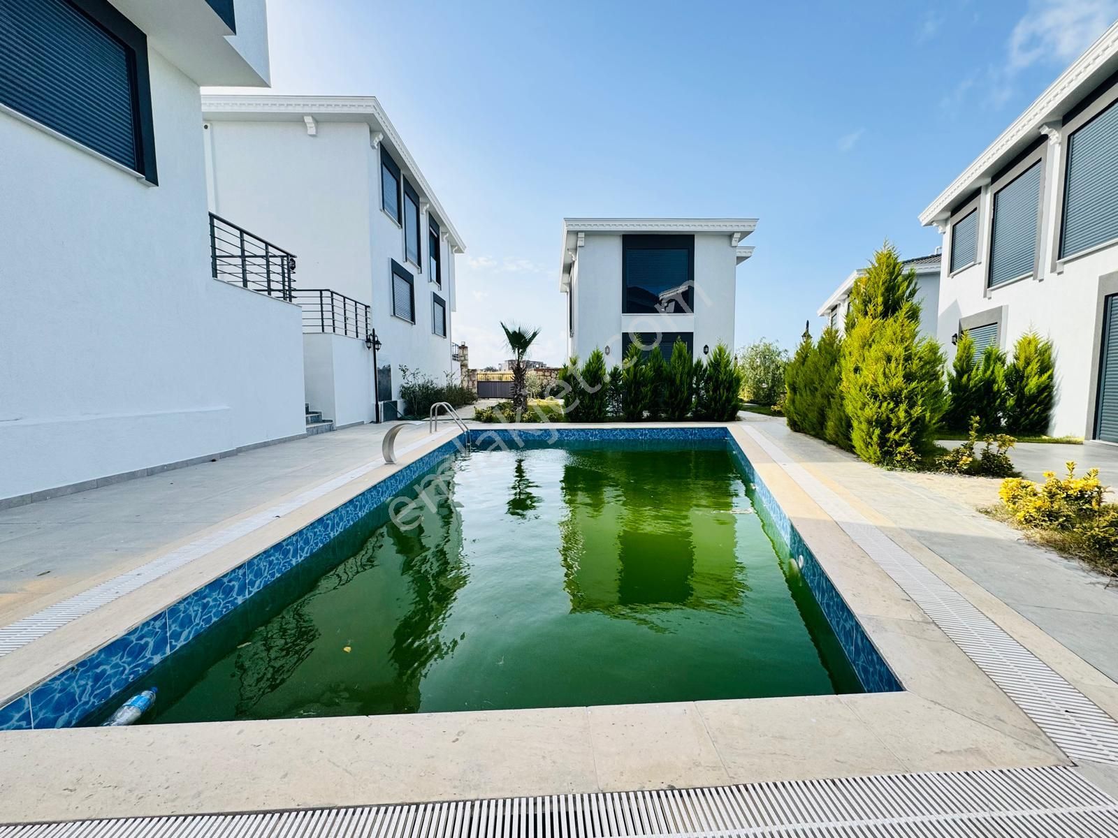 Didimde Satılık Havuzlu Güvenlikl Sitede Bahçeli Uygun Şık Villa - Görsel 14